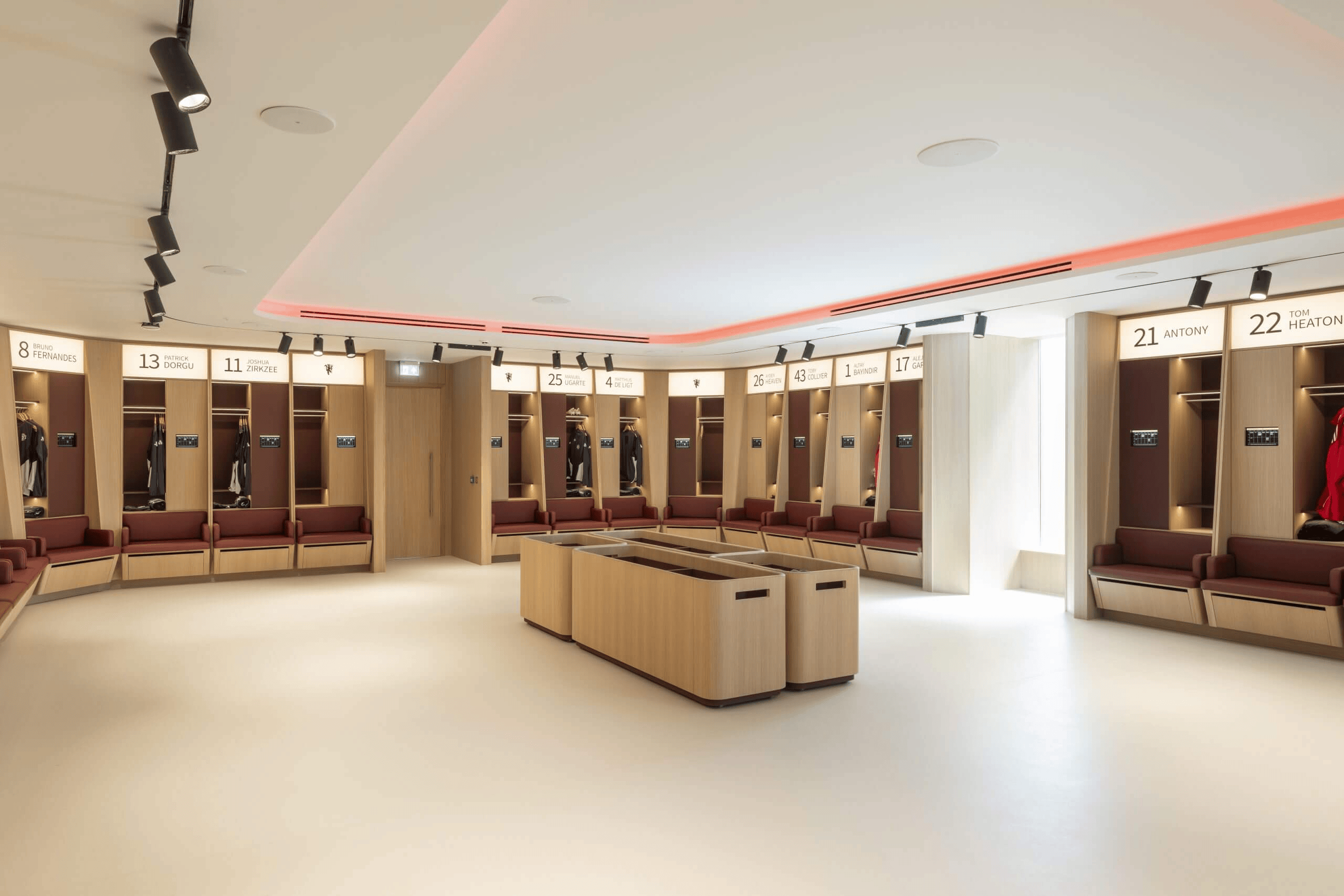 联赛冠军本, 的安盛训练 联赛冠军本, 的安盛训练