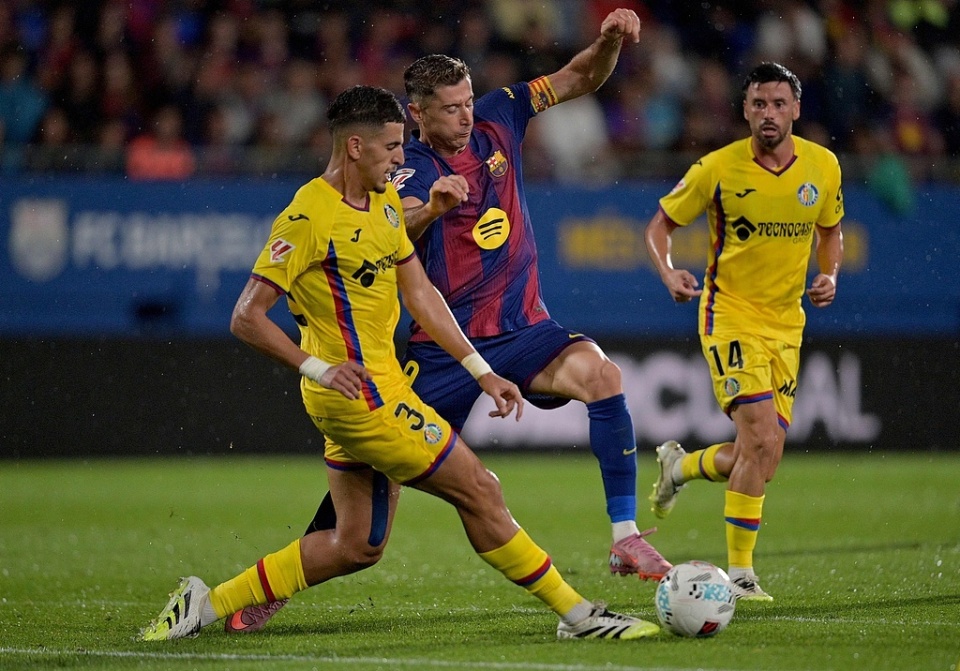 亚马尔又经 亚马尔又经